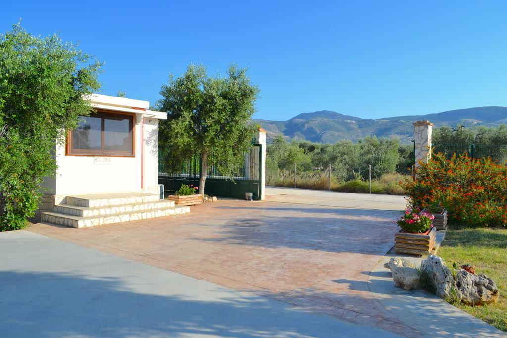 Agriturismo Antichi Ulivi Villa Матината Екстериор снимка